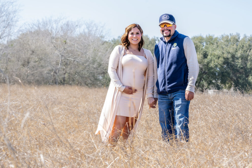 Gender reveal portrait of parents to be captured by san antonio event photographer